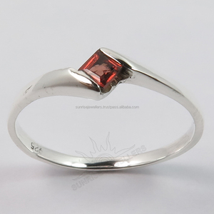 แหวนสวยขนาดเล็กมีสไตล์ เลือกขนาดใดก็ได้ ส้มกรุธรรมชาติ พีริโดทและอเมทิสต์ อัญมณี 925 เงินสเตอร์ลิงแท้ - Product Image 1