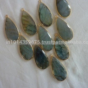 Labradorite Pierres précieuses Bijoux religieux pour chrétiens Sertissage de lunette en argent et or avec connecteurs pour les fêtes - Product Image 1