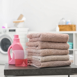 Serviettes de bain au design accrocheur Serviettes de bain de couleur avec logo personnalisé et design au prix d'usine Serviettes de bain de golf de l'Inde - Product Image 1