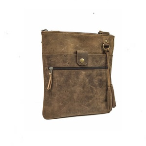 Sac à main en cuir convertible pour femme avec option bandoulière et poche intérieure zippée pour les essentiels du quotidien et les sorties - Product Image 1
