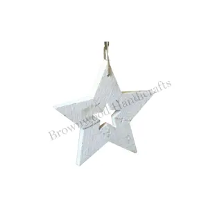 Hot Selling Christmas Tree Decoração De Madeira Pendurado Estrela De Madeira Esculpida Ornamento De Natal Para Compradores Por Atacado A Granel a Baixo Preço