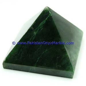 Pirámides pulidas de jade nefrita verde natural para regalos Piedras preciosas Decoración religiosa con patrón de modelo - Product Image 2