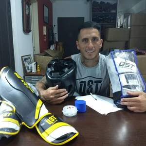Diseña tus propios guantes profesionales de kick boxing para sparring, con absorción de humedad, cierre de gancho y bucle, PU, para entrenamiento de boxeo, OEM. - Product Image 4