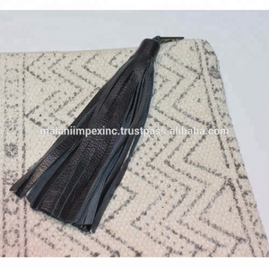 Wholesale Handmade Dhurrie Cotton <b>Cosmetic</b> <b>Bag</b> <b>Large</b> Capacity Women Makeup Organizer Pouch with Leather Tassel - Product Image 3