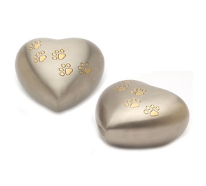 Urne funéraire personnalisée en laiton en forme de cœur argenté avec empreinte de patte en or Urne à cendres en bronze massif pour adultes et bon marché - Product Image 5