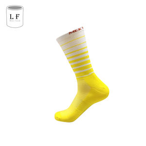 Chaussettes de sport absorbant la sueur, chaussettes de football, non élastiques - Product Image 1