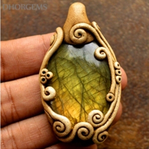 Collier avec pendentif en labradorite naturelle en gros, pierre précieuse en argile polymère feu doré pour les mariages, formes variées, pendentif bohème - Product Image 6