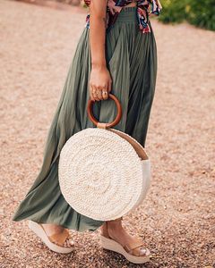 Sac fourre-tout à bandoulière de style naturel moderne Fashionista Circle Straw Design Beaded Chains Seagrass Zipper Button Two Wholesale - Product Image 4