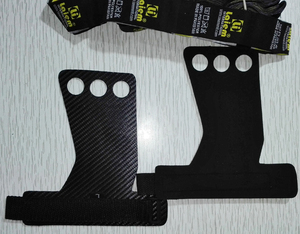 Haltérophilie personnalisée de haute qualité 3 trous ajustement croisé Hypalon 3 couches poignées de gymnastique - Product Image 4