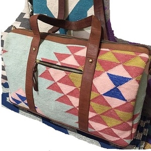 Bolsa de viaje Dhurrie Bolsa de fin de semana de tela - Product Image 1