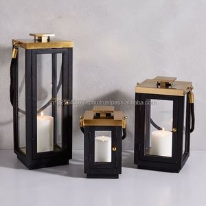 En bois avec lanterne en métal - Product Image 1