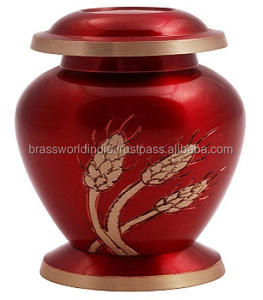 Urne de crémation souvenir en laiton de blé Aria par Brassworld fournitures de funérailles indiennes - Product Image 1