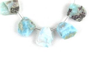 Larimar bleu ciel naturel fait à la main pierre précieuse brute non traitée perceuse latérale supérieure faisant la Collection de pierres de bijoux - Product Image 2