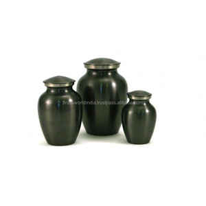 Urna de Latón Dorado Estilo Americano de Brassworld India FU-272, Artículos Funerarios para Cremación de Adultos - Product Image 6