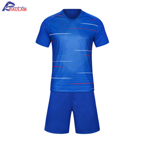 Vente en gros 100% polyester bleu o-cou demi-manches football uniforme de football pour hommes et femmes Logo personnalisé inclus - Product Image 1