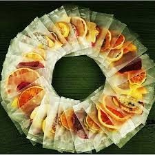 Citron organique frais découpé en tranches fines, pour couples - Product Image 6