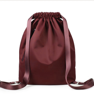 กระเป๋าเป้สะพายหลังแบบผูกเชือกพร้อมผลิตภัณฑ์อเนกประสงค์และมีสไตล์ - Product Image 2