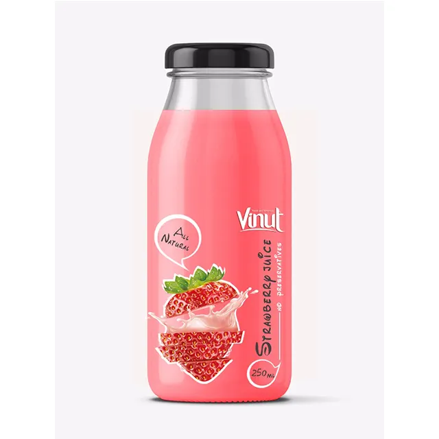 신선한 딸기 주스를 가진 과일 주스 음료 250ml 유리병