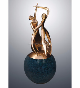 Urne de crémation en laiton de haute qualité avec des urnes polies en argent pour les cendres humaines - Product Image 4