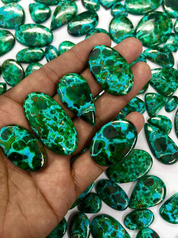 สีเขียว