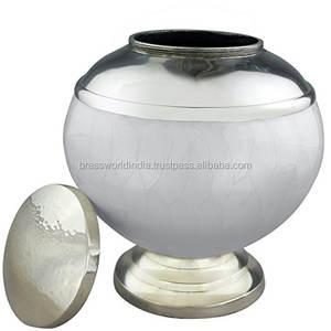 Urne de crémation adulte de style américain bleu par Brassworld Inde laiton en métal avec fournitures funéraires de gravure - Product Image 3