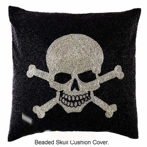 Funda de cojín con cuentas y diseño de calavera - Product Image 2