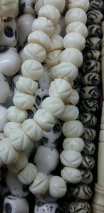Cuentas de Coco Recicladas Hechas a Mano y Ecológicas, Fabricadas con Cáscaras de Coco en Tamaños y Colores Personalizados para Tiendas de Abalorios - Product Image 3