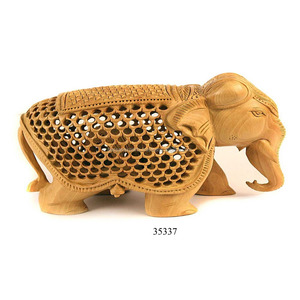 Fabricant de sculptures en bois sculptées à la main en forme d'éléphant Jali Cut en Inde - Product Image 1