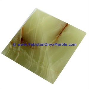 Pirámide de ónix verde de origen pakistaní, regalos únicos novedosos - Product Image 3