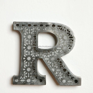 Letras del alfabeto grabadas con ácido de Metal R - Product Image 1