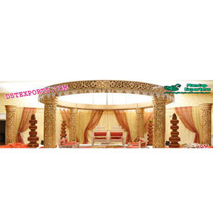 Último Modelo de Mandap de Boda con Fibra Dorada, Elegante Aspecto de Madera, Mandap de Matrimonio con Temática Bollywood, Decoración de Mandap para Bodas en Dinamarca - Product Image 1