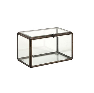 Caja cuadrada de vidrio y latón con fondo de espejo - Product Image 2