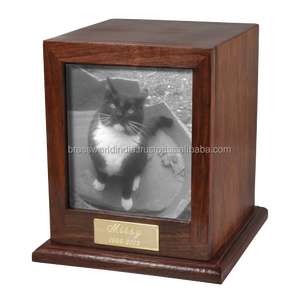 Marco de madera para fotos de mascotas, urna, suministros funerarios, Brassworld, India - Product Image 2