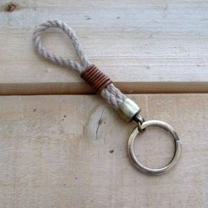Llavero de cuero - Llavero de cuerda hecho a mano Magic - Product Image 1