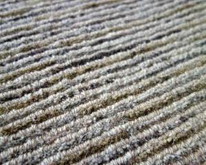 Tapis en laine feutrée tissé à la main, style tie-dye, pour la décoration de la maison - Product Image 1