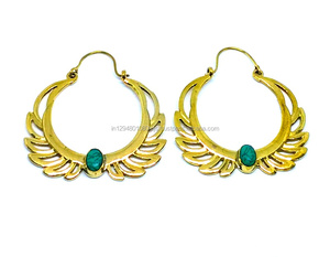 Pendientes de aro de latón de estilo bohemio para mujer con acabado dorado Piedra turquesa Diseño elegante de aro de latón - Product Image 3