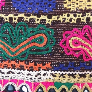 En gros vintage fait main en laine rabari châle antique brodé tribal kutchi jeter - Product Image 3