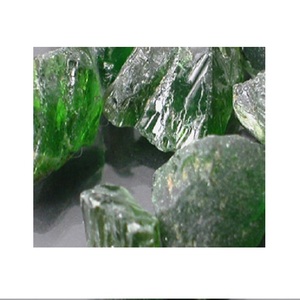Pierre brute de diopside chromé - Product Image 1