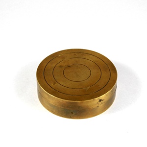 Boussole de cadran solaire en laiton vintage antique avec étui en cuir de construction en métal et alliage de style nautique - Product Image 2