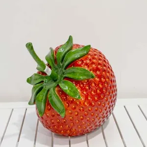 Artisanat en résine, décoration personnalisée, fruits en polyrésine, fraises/pommes - Product Image 1