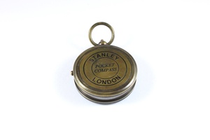 เข็มทิศ NC107พร้อมวัสดุกระจกทองเหลืองเคสหนัง-สำหรับเป็นของขวัญเดินป่าตั้งแคมป์ทำจากอัลลอย - Product Image 2