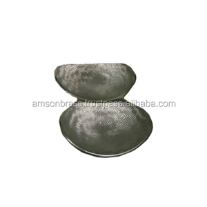 Plats en métal de conception classique Double Section Plat en relief Plat antique argenté pour la maison et l'hôtel - Product Image 1