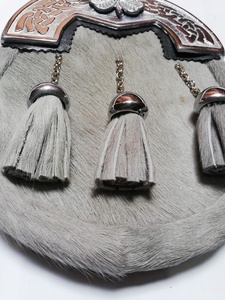 Sporran-vestido gris claro de cardo, traje masculino impresionante - Product Image 2