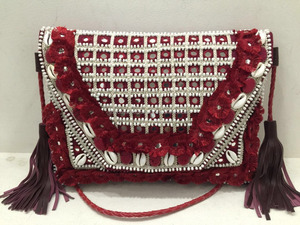 Bolso de Mano Estilo Bohemio Gitano con Cuentas y Conchas para Mujer - Product Image 2