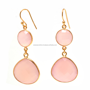 Boucles d'oreilles pendantes en calcédoine rose en argent sterling 925 faites à la main avec du style classique en or vermeil pour les fêtes de mariage ou les cadeaux - Product Image 1