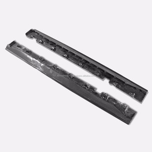 สเกิร์ตข้างคาร์บอนแบบมันเงา สไตล์ KT สำหรับรถมัสแตง ปี 2015 - Product Image 1