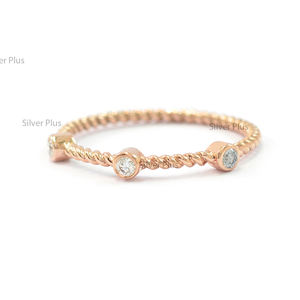 Trio de bagues de fiançailles classiques en diamant taille brillant, qualité SI, couleur I-J, bijoux personnalisés en gros pour fêtes et mariages - Product Image 1