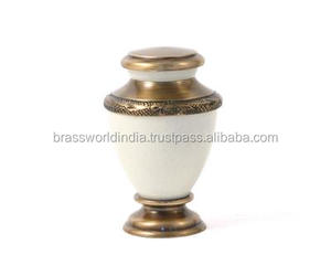 Urna de cremación, recuerdo de Odyssey verde, Brassworld, India - Product Image 4