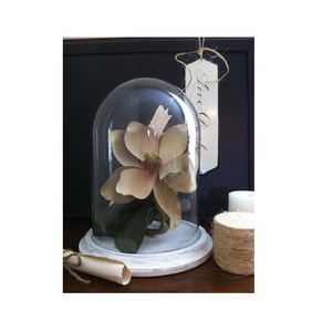 Dôme en verre à base blanche pour décoration intérieure Accessoire de décoration de design d'intérieur élégant - Product Image 1