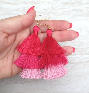 Pendientes Rojos Hechos a Mano con Capas, Pendientes Rojos Modernos, Pendientes Boho para Festivales, Hechos a Mano con Amor - Product Image 1